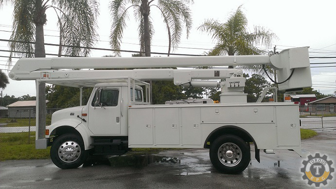 2000 International w/ Altec body Teco 60